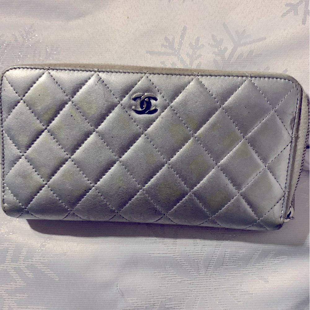 ❤️CHANEL ZIPPY